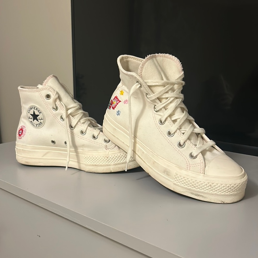 Converse all star chuck Taylor size US 8.5 women’s